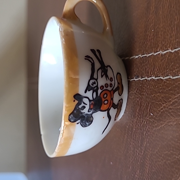 DISNEY 1930's  HAND-PAINTED "MICKEY MOUSE" tea cups - Picture 3 of 4